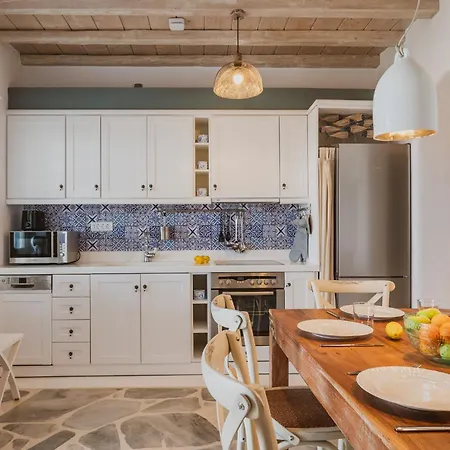Helios Max * Mykonos Town